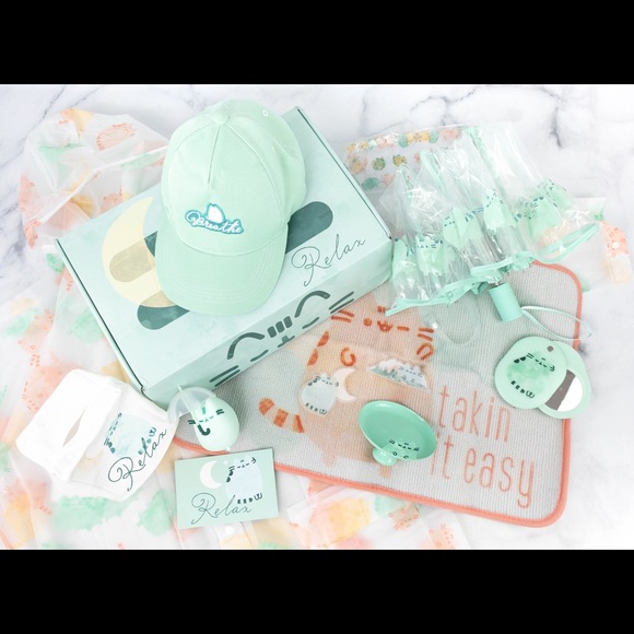 Metal Candle Holder - from Pusheen Box 2021 - 3 PUSHEEN ITEMS FOR $20 - Picture 5 of 7